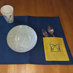 WTSE055 - Set de table bleu denim à poche brodée d'une alsacienne