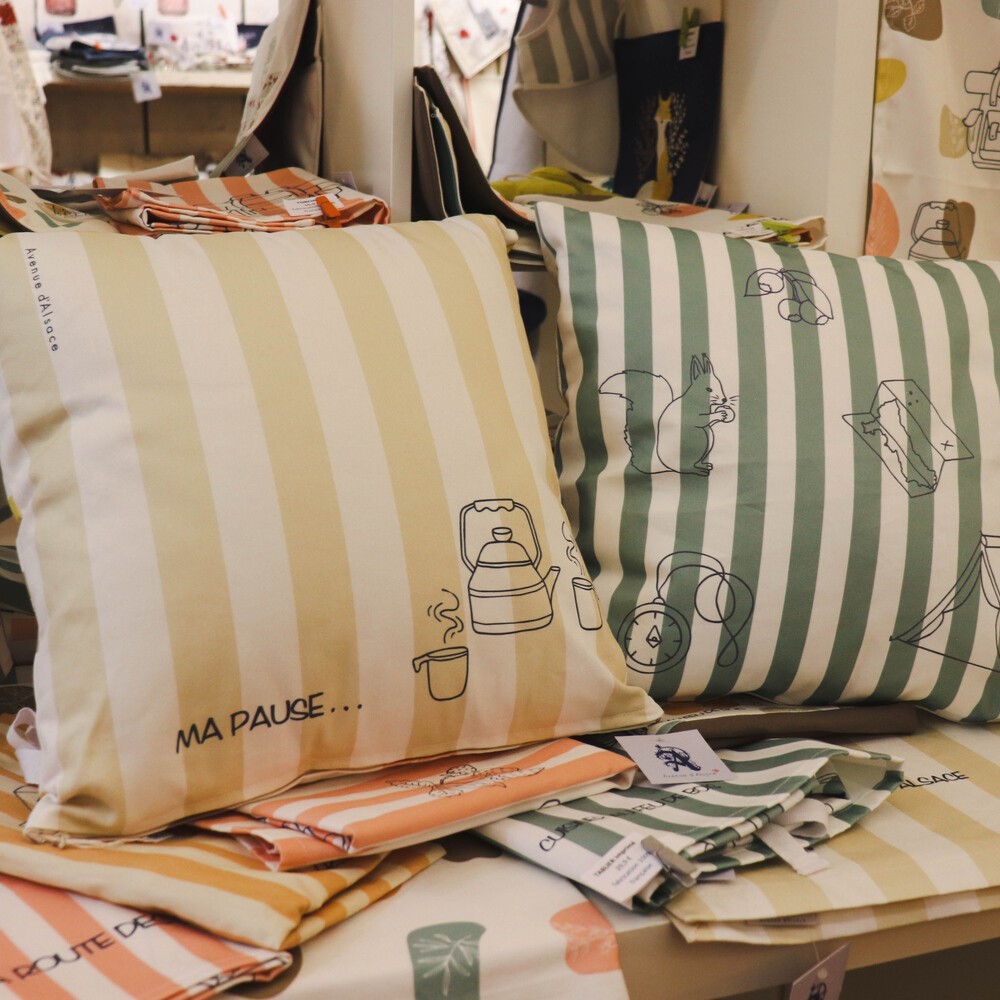 Décoration Bavoir, plaid et peluche collection bébé Avenue d'Alsace