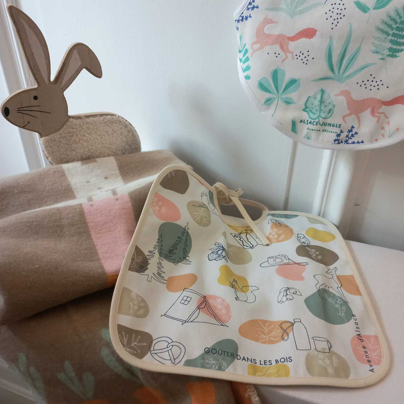 Bavoir, plaid et peluche collection bébé Avenue d'Alsace
