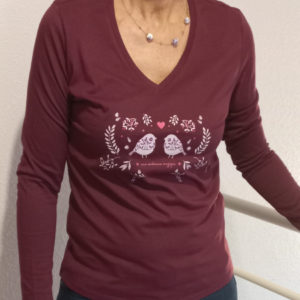 tee-shirt bordeaux imprimé oiseaux alsacien
